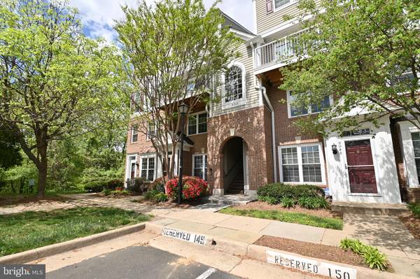 5950 KIMBERLY ANNE WAY #102, Alexandria, VA 22310