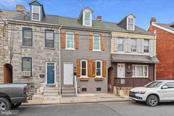 25 CAROLINE ST, Lancaster, PA 17603