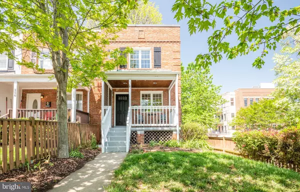 258 LYNHAVEN DR, Alexandria, VA 22305