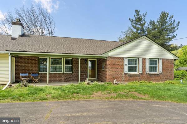 121 N TOWNSHIP LINE RD, Royersford, PA 19468