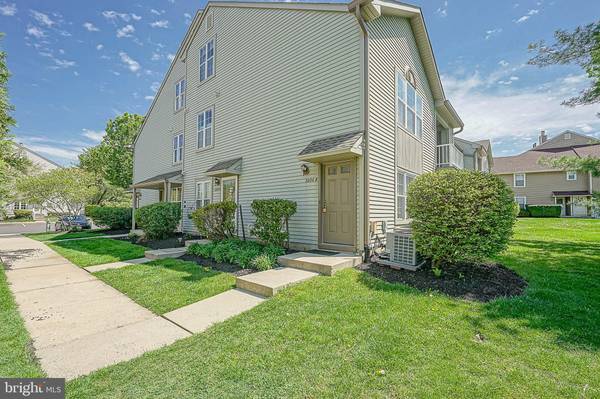 3006-B TARNBROOK DR, Mount Laurel, NJ 08054