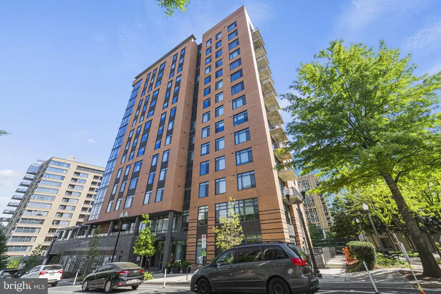 2000 CLARENDON BLVD #1001, Arlington, VA 22201