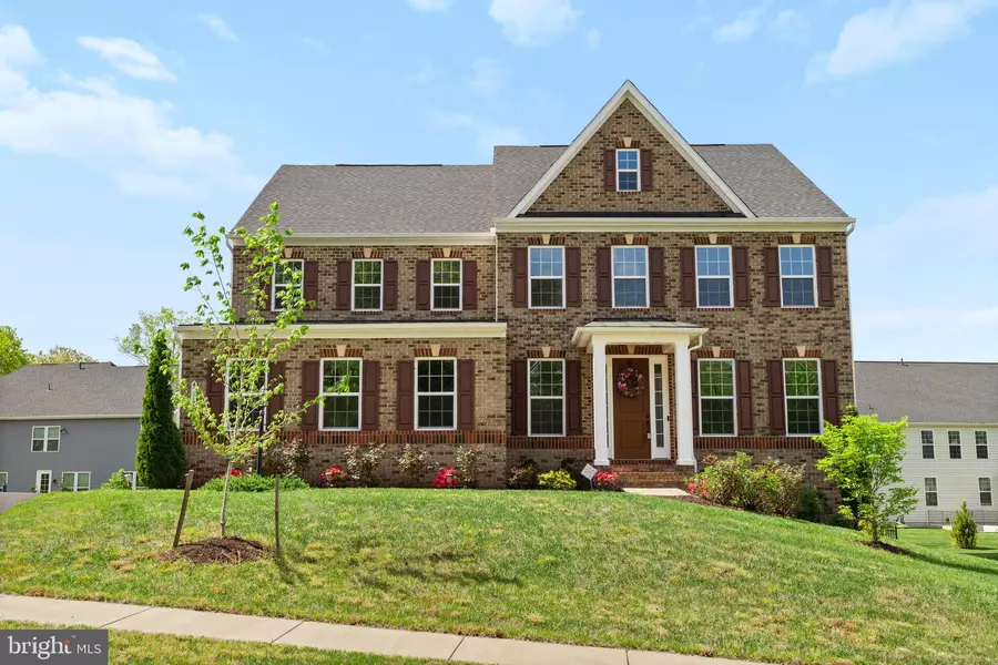 42163 TECUMSEH HILLS DR, Chantilly, VA 20152