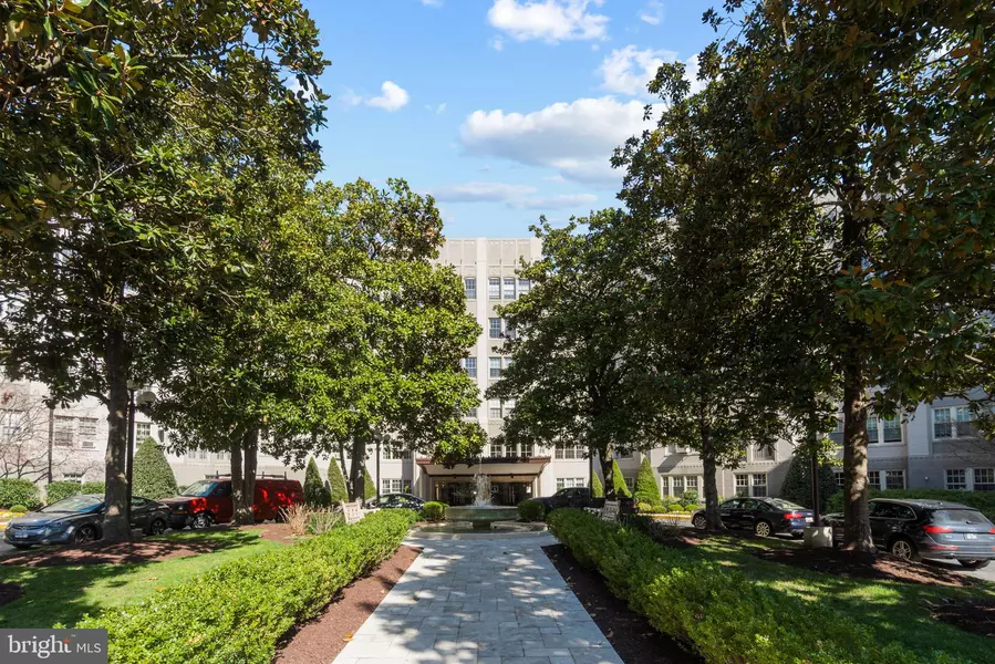 2737 DEVONSHIRE PL NW #211, Washington, DC 20008