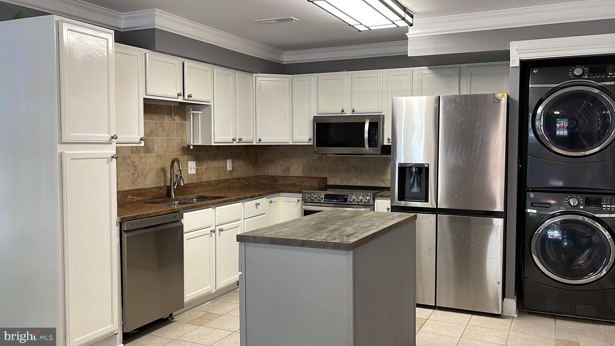 Woodbridge, VA 22193,5289 SUDBERRY LN