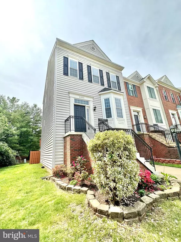 43991 KINGS ARMS SQ, Ashburn, VA 20147