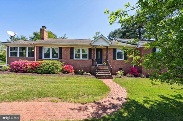 8907 STONEWALL RD, Manassas, VA 20110