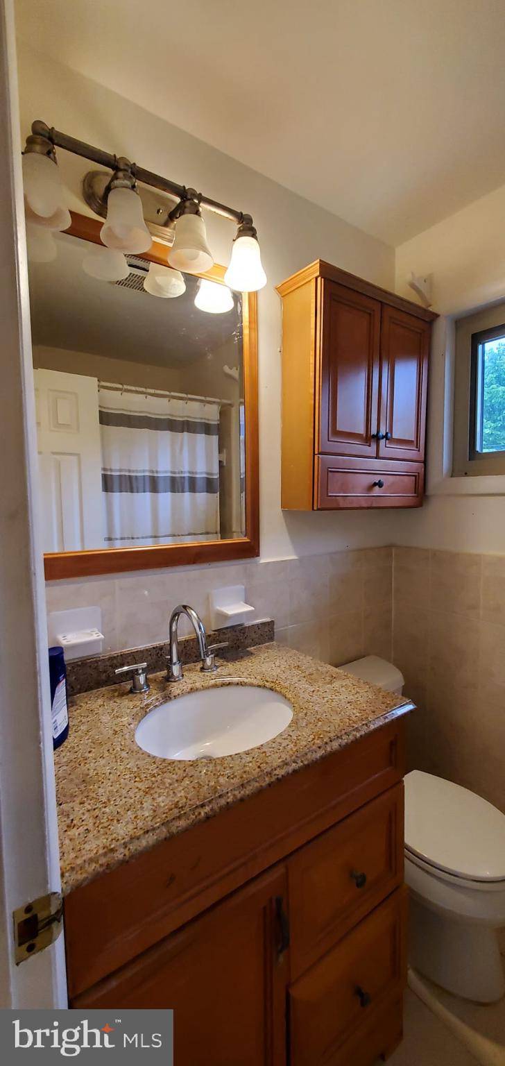 Herndon, VA 20170,600 ADAMS ST #1