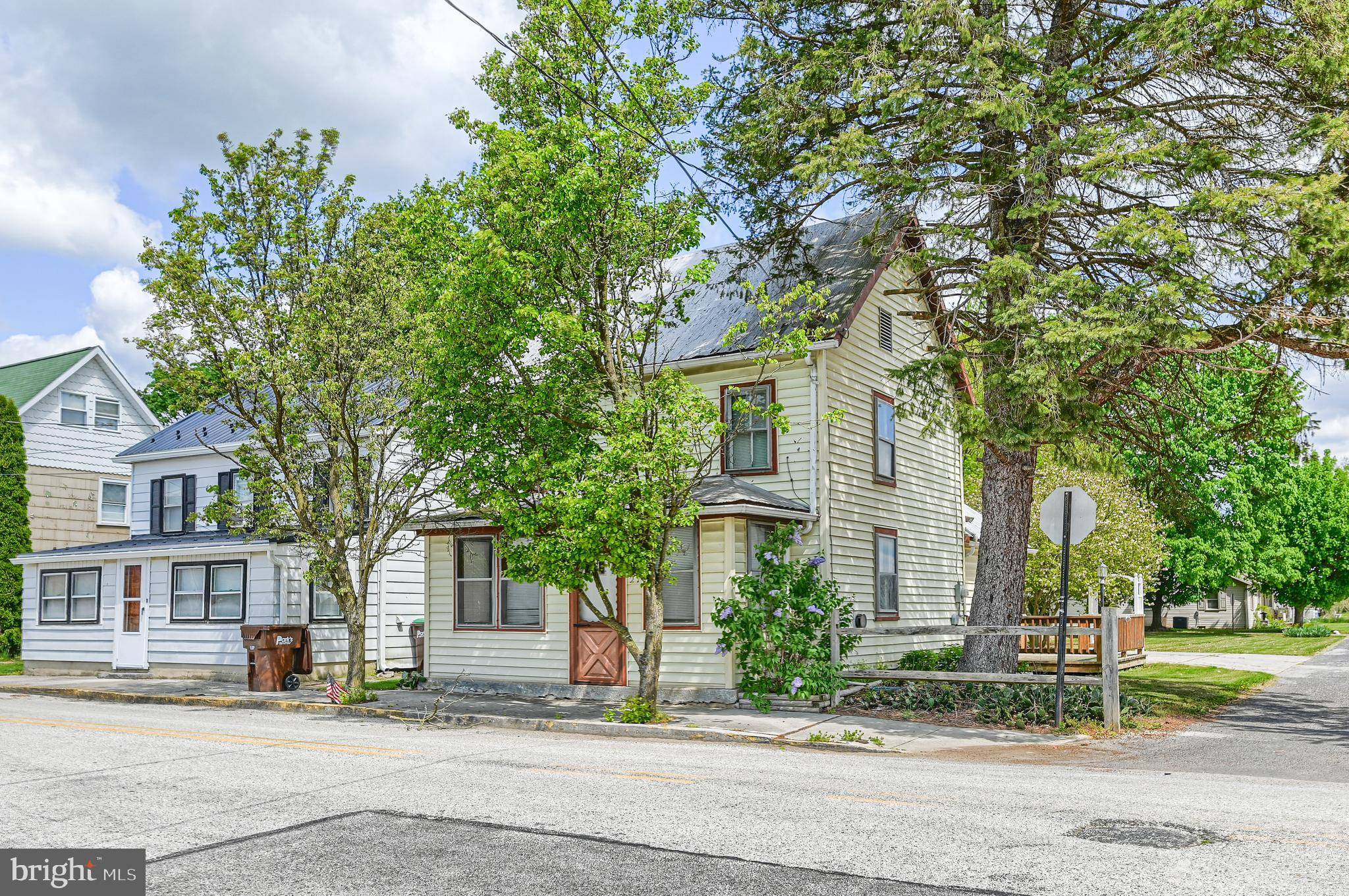 27 WATER ST, Fairfield, PA 17320