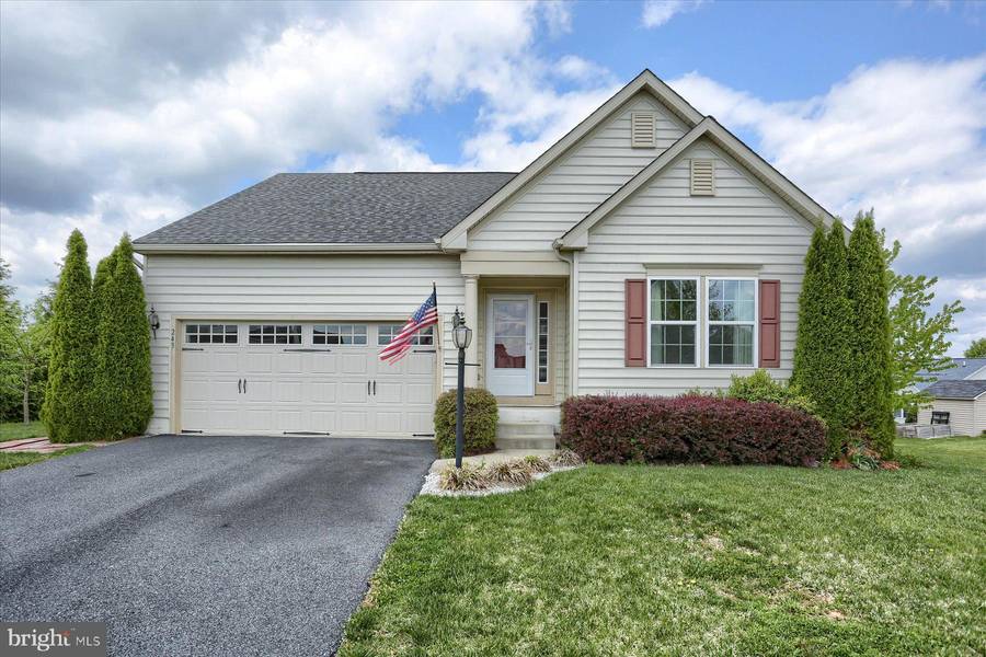 243 FORGEDALE DR, Carlisle, PA 17015