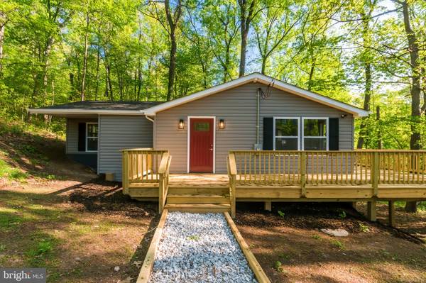 3147 MOUNTAIN LAKE RD, Hedgesville, WV 25427