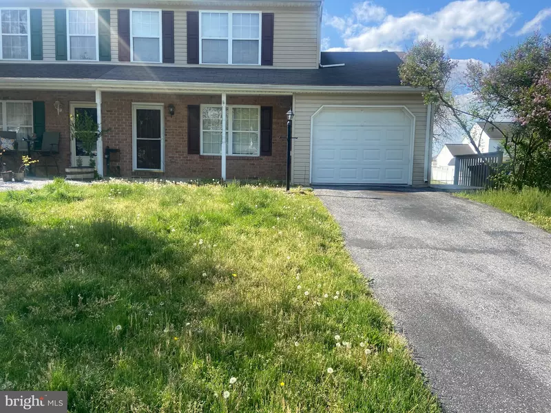 2036 WYATT CIR, Dover, PA 17315