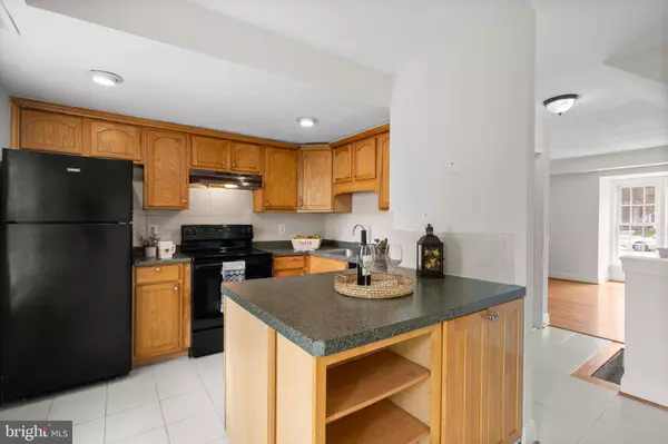 323 ROANOKE DR SE Leesburg, VA 20175