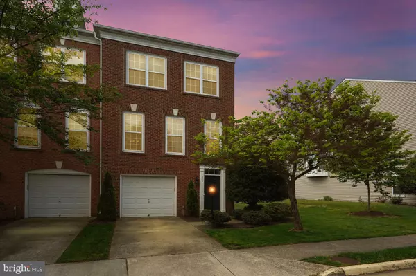 Lorton, VA 22079,8231 SINGLELEAF LN