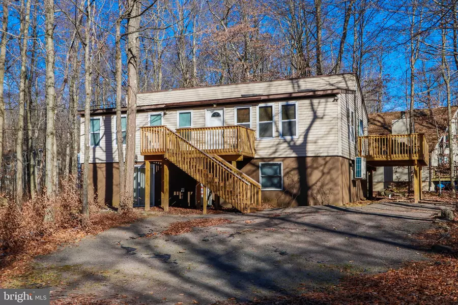 179 MOSHANNON DR, Pocono Lake, PA 18347