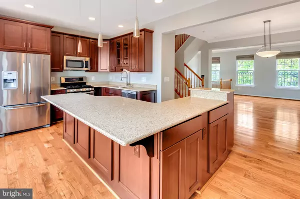 Alexandria, VA 22304,104 CAMERON PARKE CT