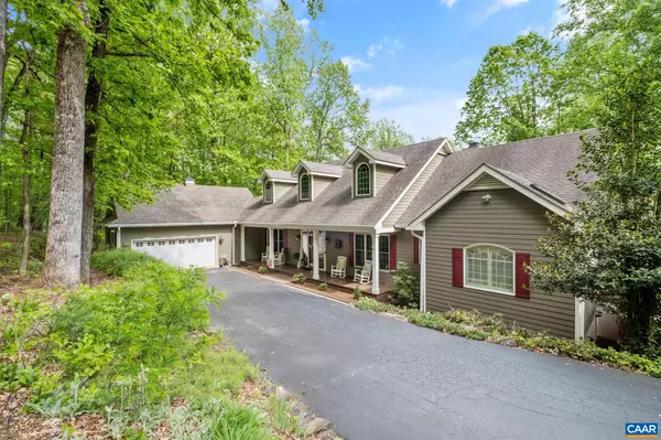 Nellysford, VA 22958,190 HOODED WARBLER LN