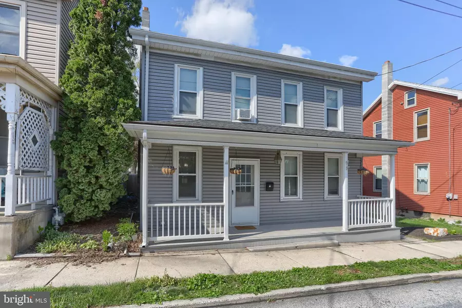 11 E RICHLAND AVE, Myerstown, PA 17067