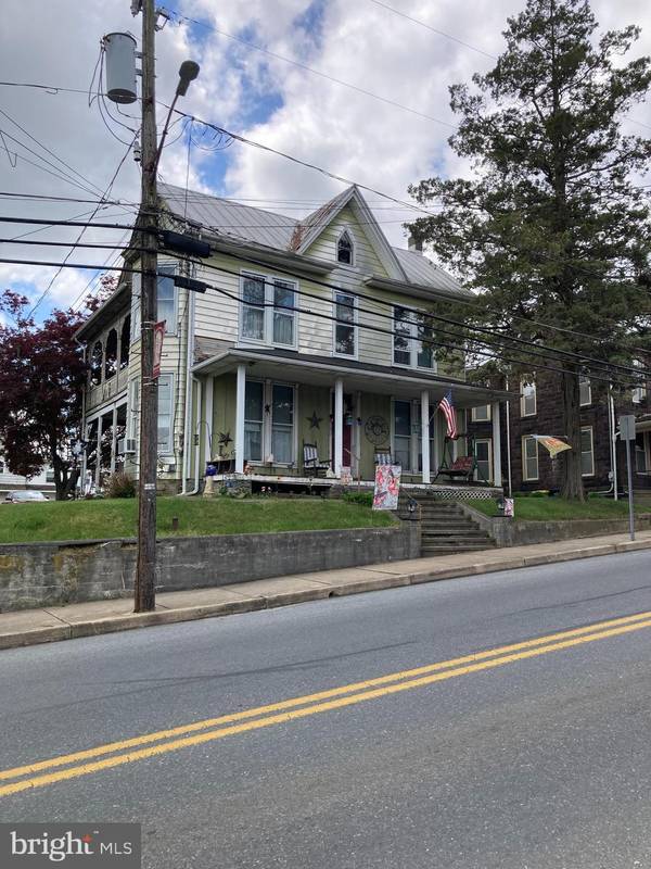 28 W MAIN ST, Richland, PA 17087