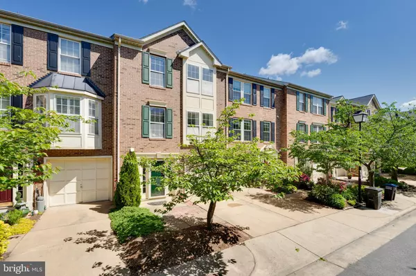 921 ROLFE PL, Alexandria, VA 22314