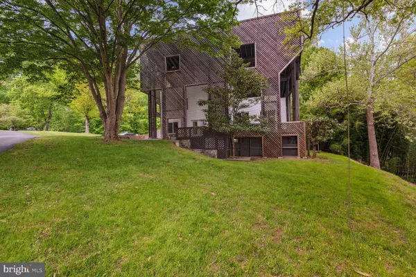 Great Falls, VA 22066,96 INTERPROMONTORY RD