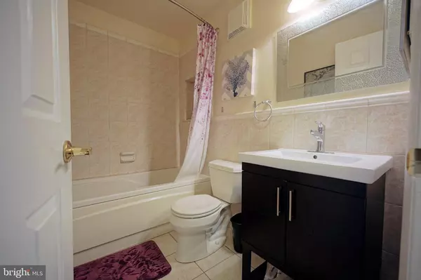 702 THE WOODS Cherry Hill, NJ 08003