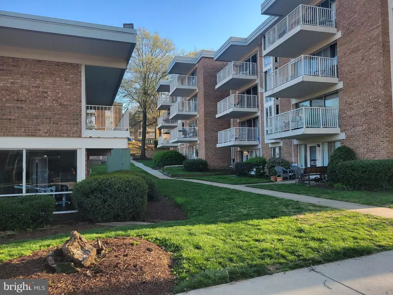 2607 INDIAN DR #95, Alexandria, VA 22303