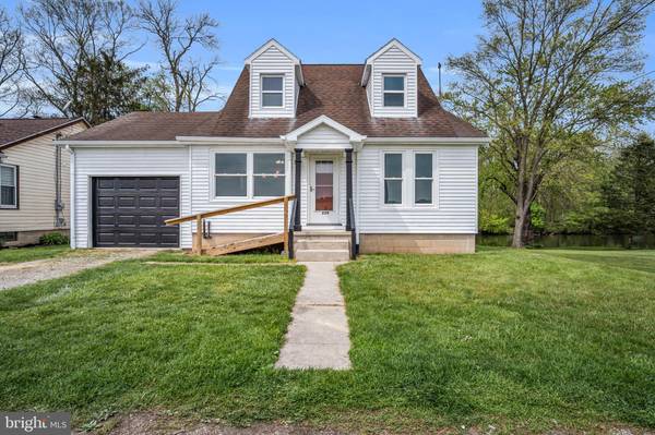 228 COTTAGE DR, New Oxford, PA 17350