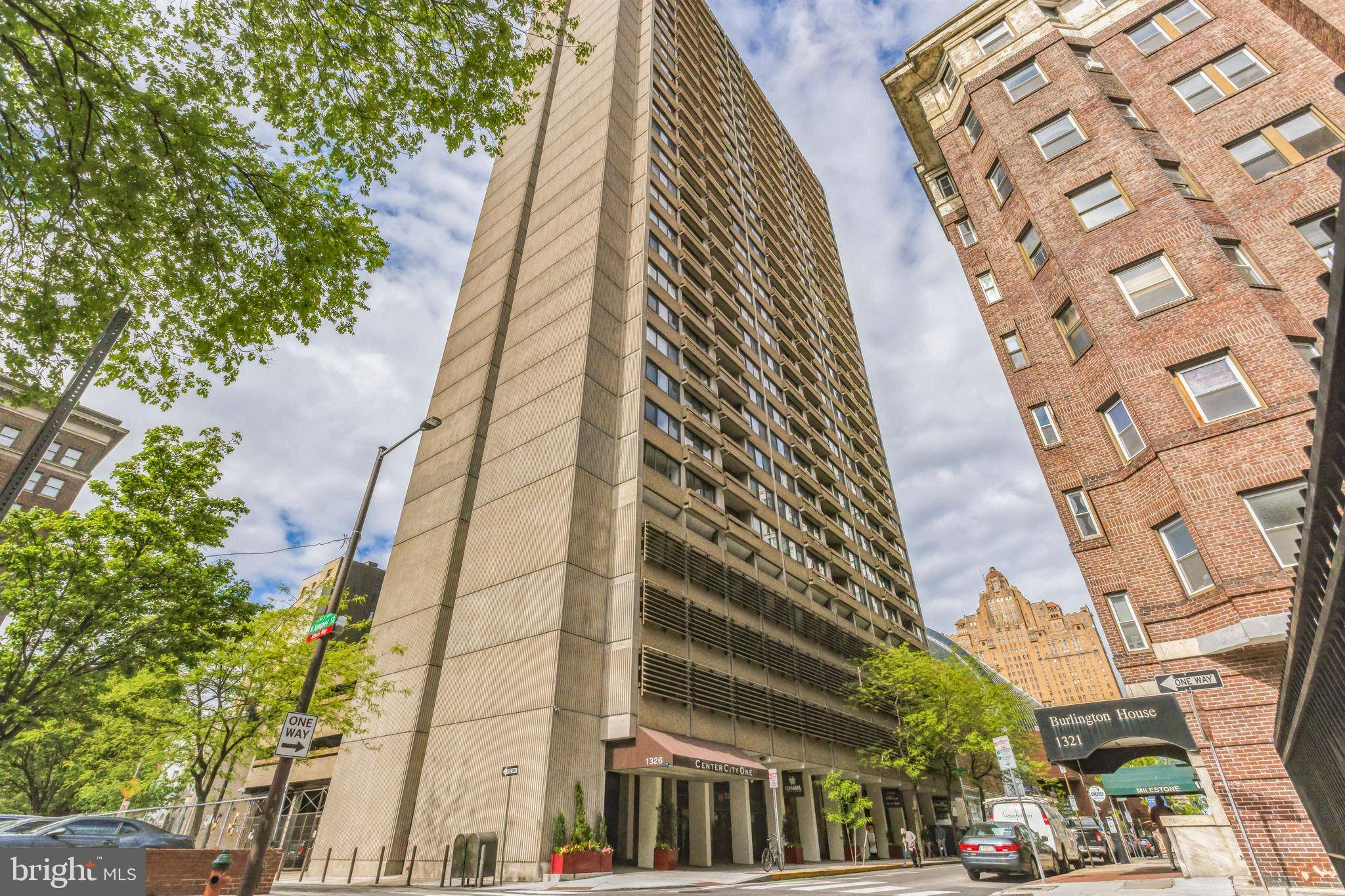 Philadelphia, PA 19107,1326-42 SPRUCE ST #601