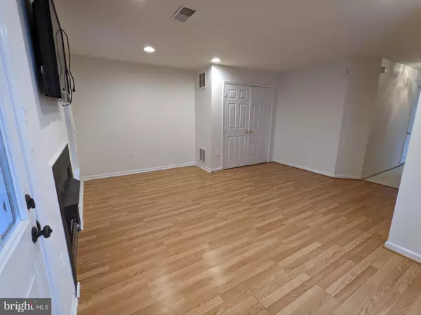 Alexandria, VA 22315,6946 LERWICK CT