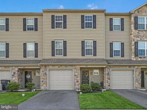 1022 YARN CT, Mohrsville, PA 19541