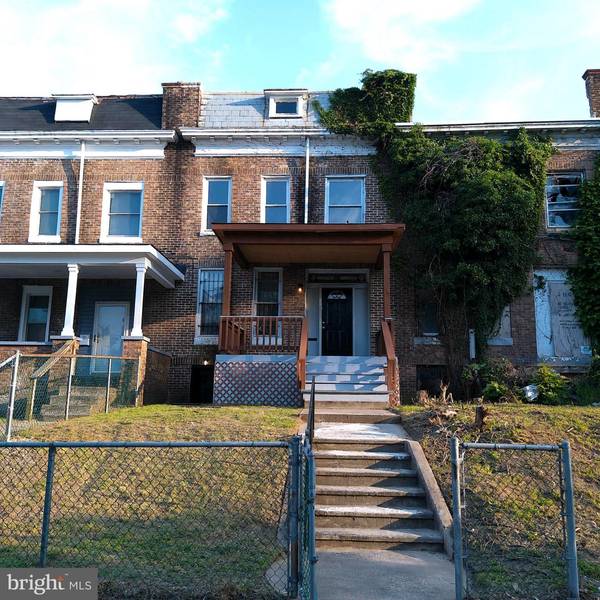 3003 CLIFTON AVE, Baltimore, MD 21216