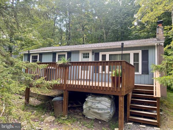 2221 LEHIGH DR, Pocono Lake, PA 18347