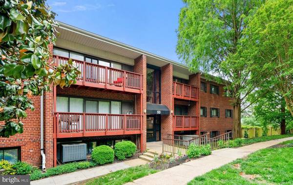 53 SKYHILL RD #303, Alexandria, VA 22314