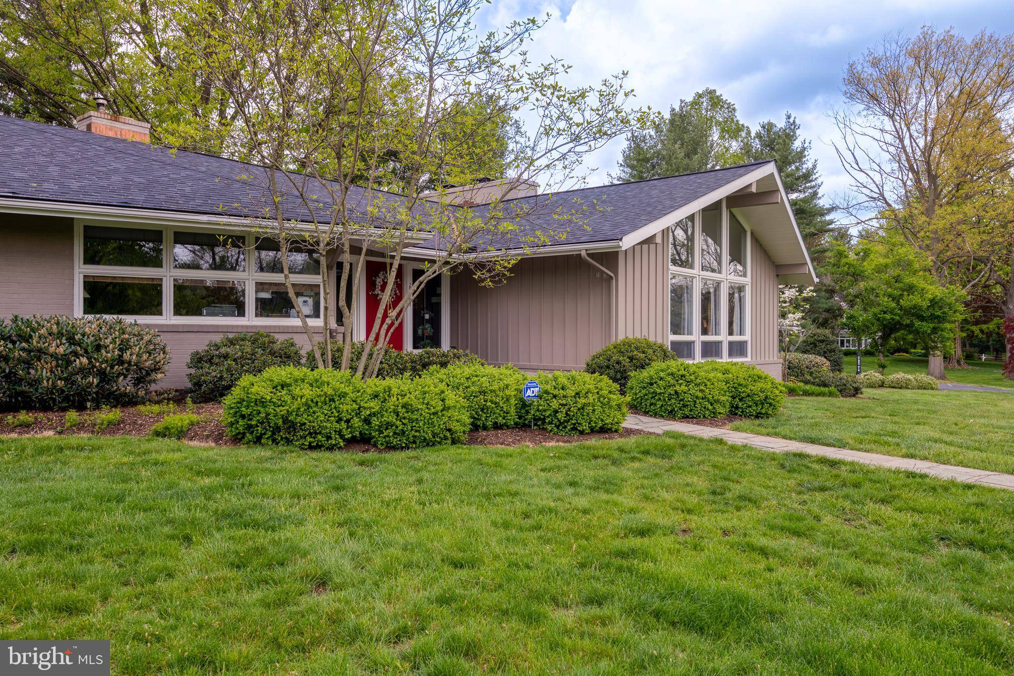 Lancaster, PA 17601,2530 MONDAMIN FARM RD