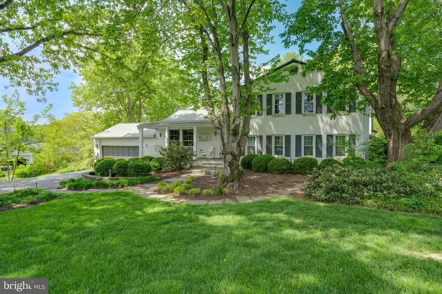 806 LUNENBURG RD, Great Falls, VA 22066