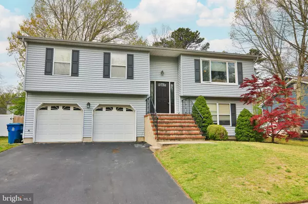 134 MOSES MILCH DR, Howell, NJ 07731