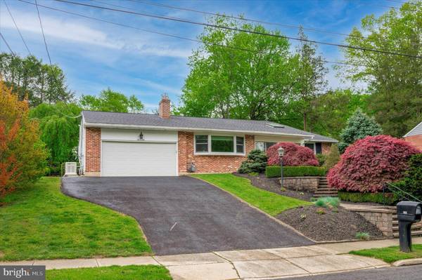 102 COVE RD, Broomall, PA 19008