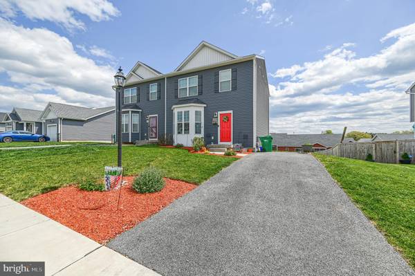 27 STAR DR, Hanover, PA 17331