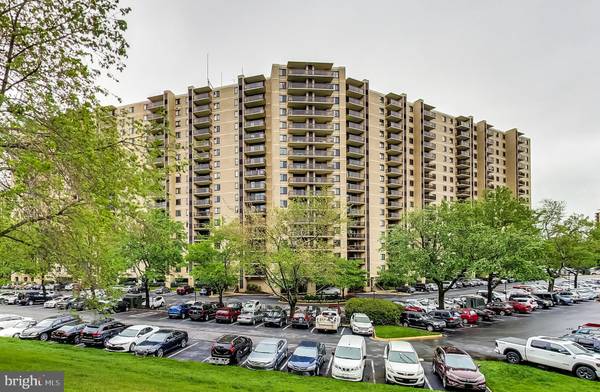 205 YOAKUM PKWY #1020, Alexandria, VA 22304