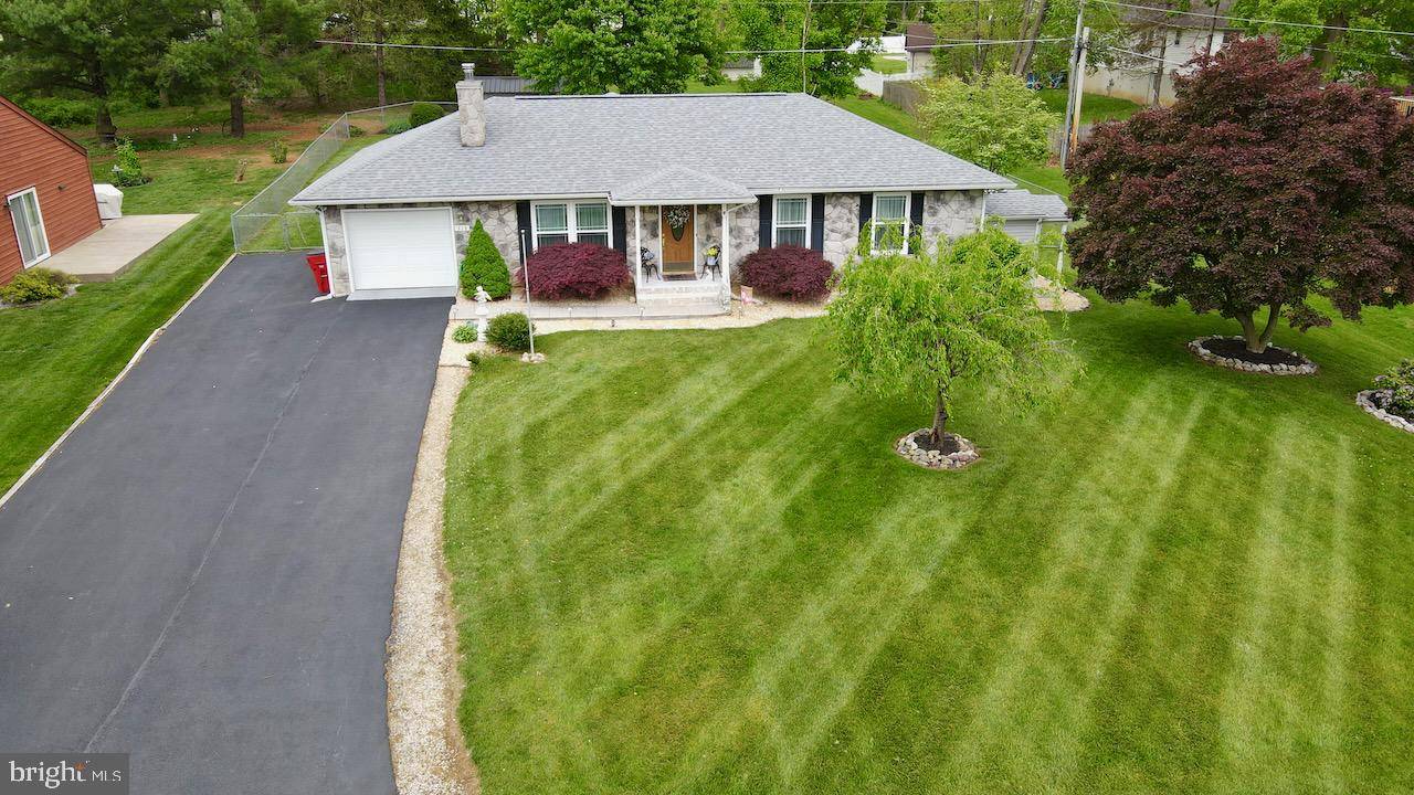 318 PACKETT DR, Charles Town, WV 25414