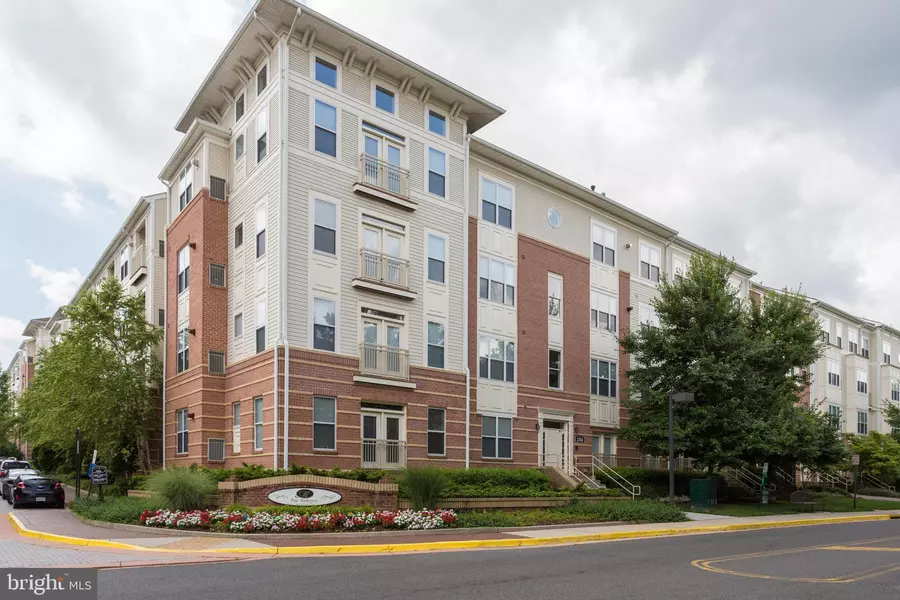 9490 VIRGINIA CENTER BLVD #128, Vienna, VA 22181