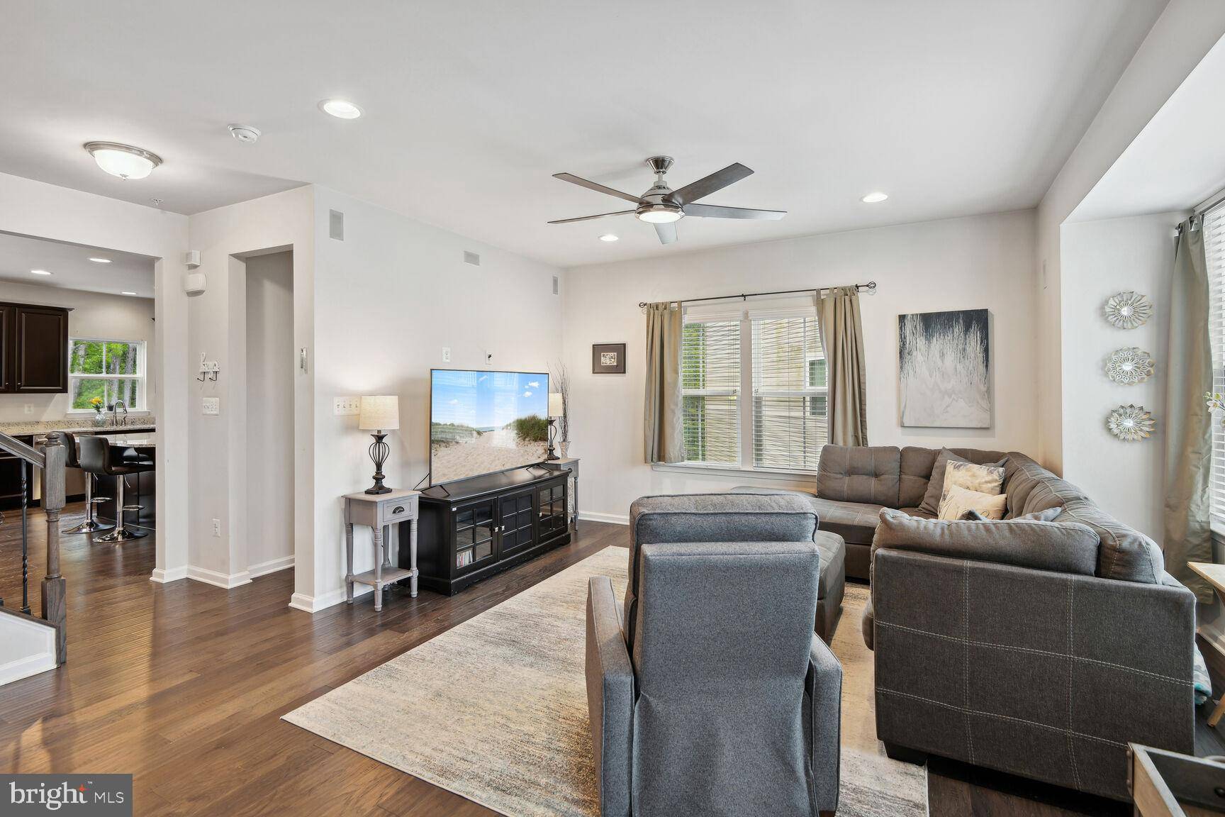 Glen Burnie, MD 21060,8266 HICKORY HOLLOW DR