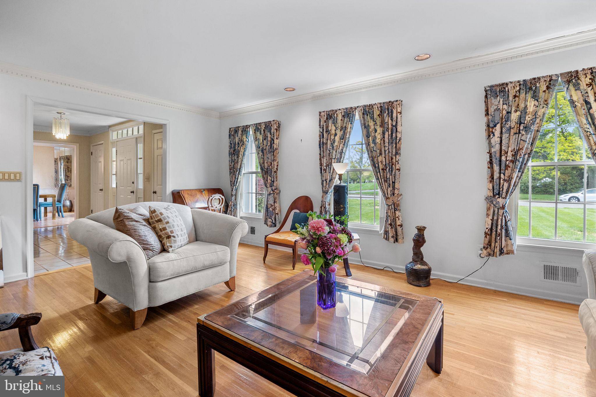Cranbury, NJ 08512,13 HARDLEY DR