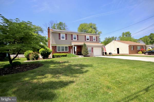 102 MCKINLEY AVE, Blackwood, NJ 08012