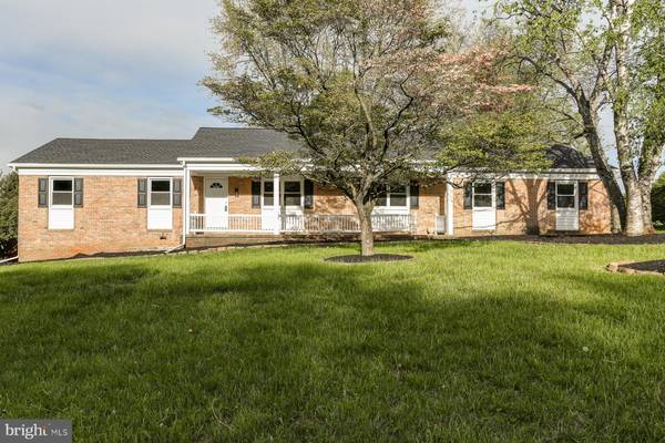 69 HAWTHORNE CIR, Willow Street, PA 17584