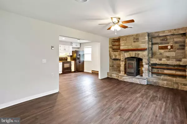 Shepherdstown, WV 25443,21 ROCK SPRING LN