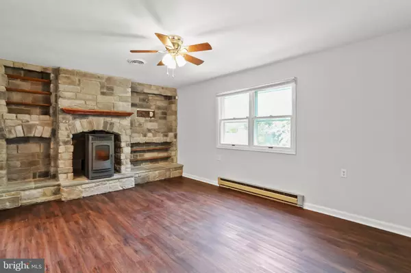 Shepherdstown, WV 25443,21 ROCK SPRING LN