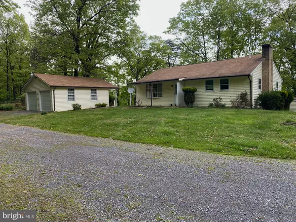 Hedgesville, WV 25427,818 PLATEAU DR