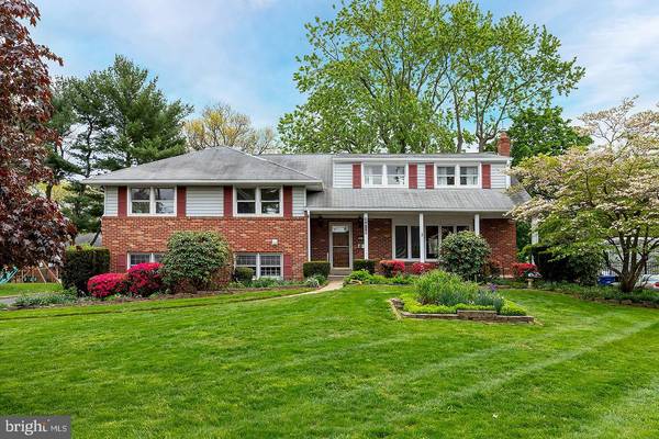 2410 LAUREL DR, Cinnaminson, NJ 08077